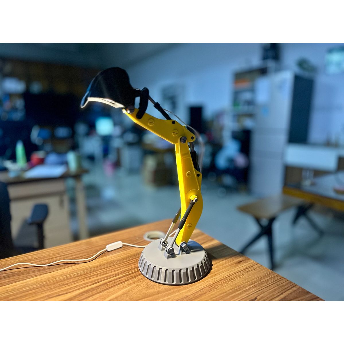 Lámpara Retroexcavadora 3D  Diseño Industrial Decorativo, marca GENERICO - Foto Principal