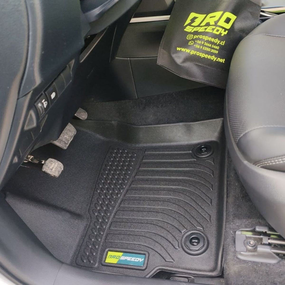 GENERICO - PISOS CALCE PERFECTO PROSPEEDY TOYOTA COROLLA CROSS 3PIEZAS