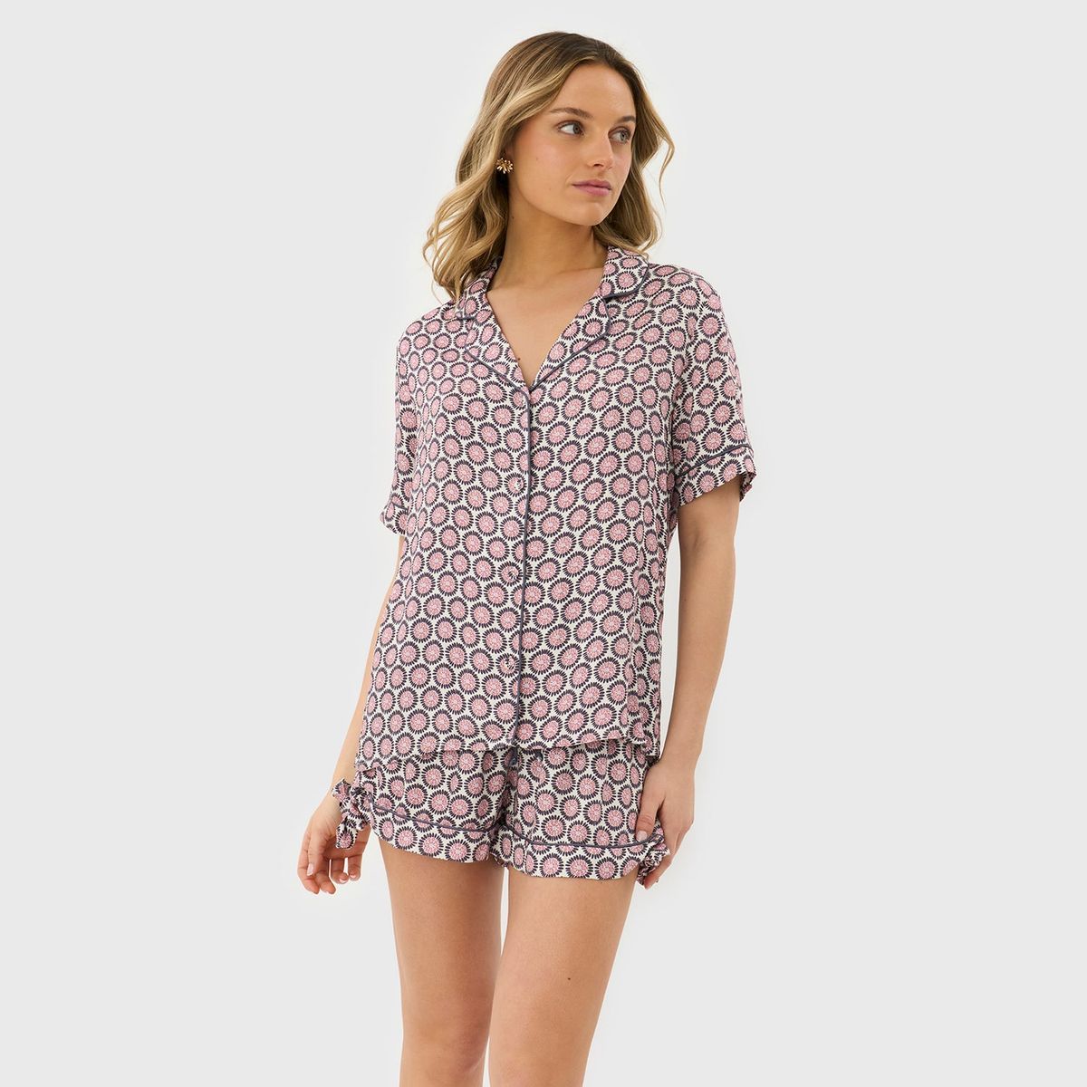 LOUNGE - Pijama Camisero Flores Circulares