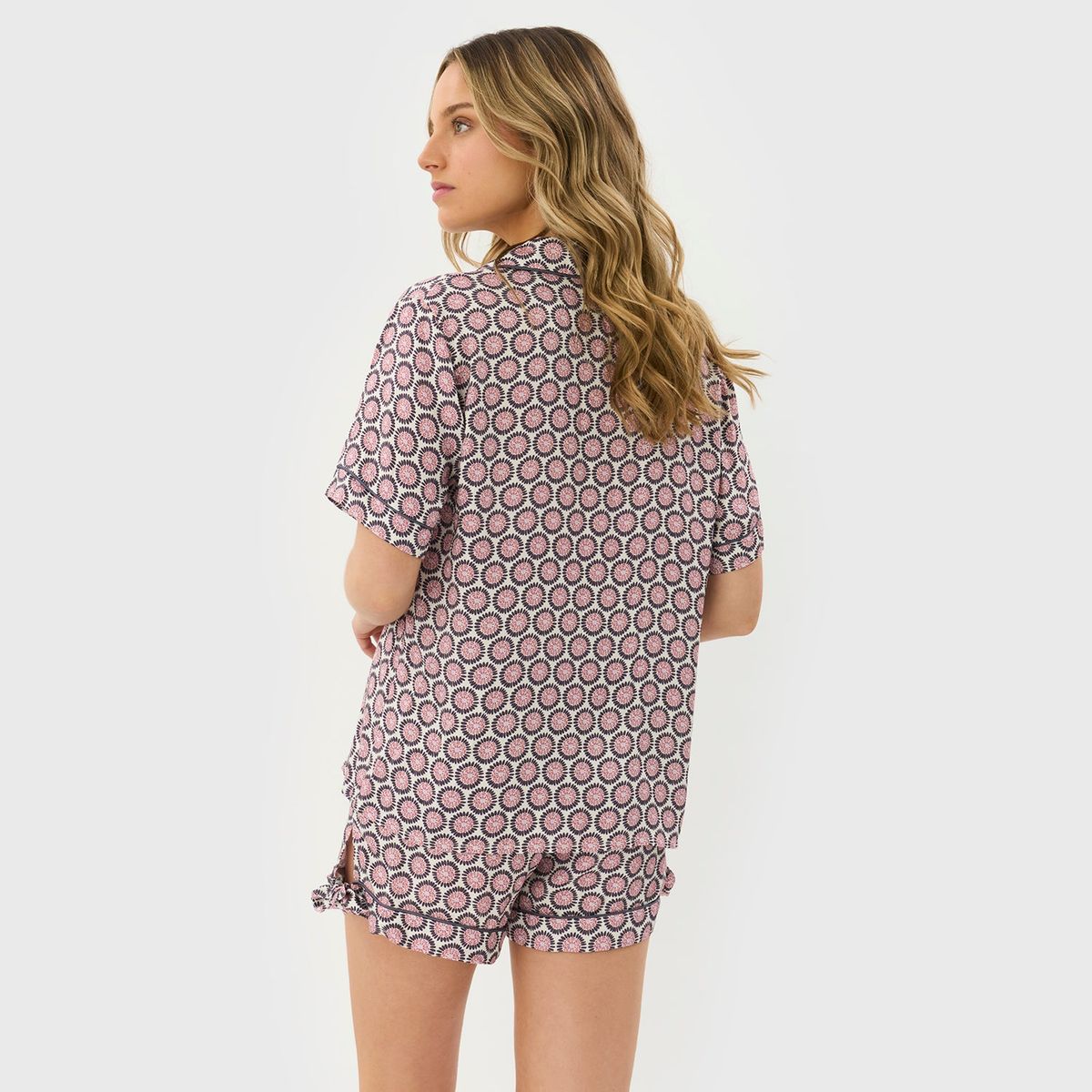 LOUNGE - Pijama Camisero Flores Circulares