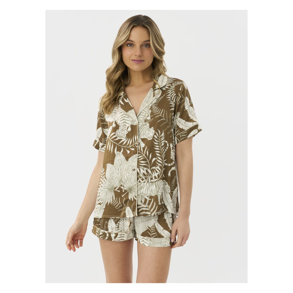 LOUNGE - Pijama Camisero Jungla Satinado