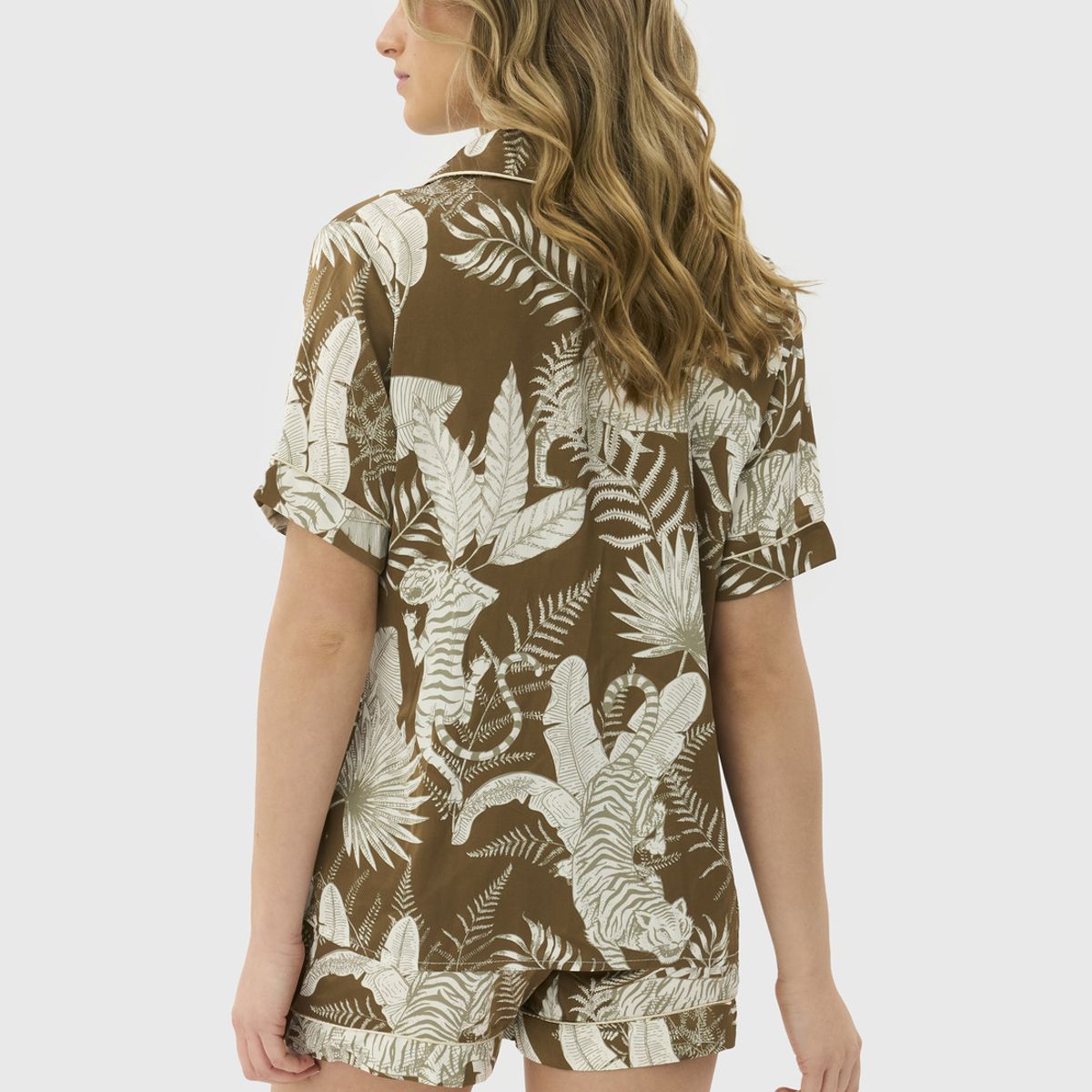 LOUNGE - Pijama Camisero Jungla Satinado