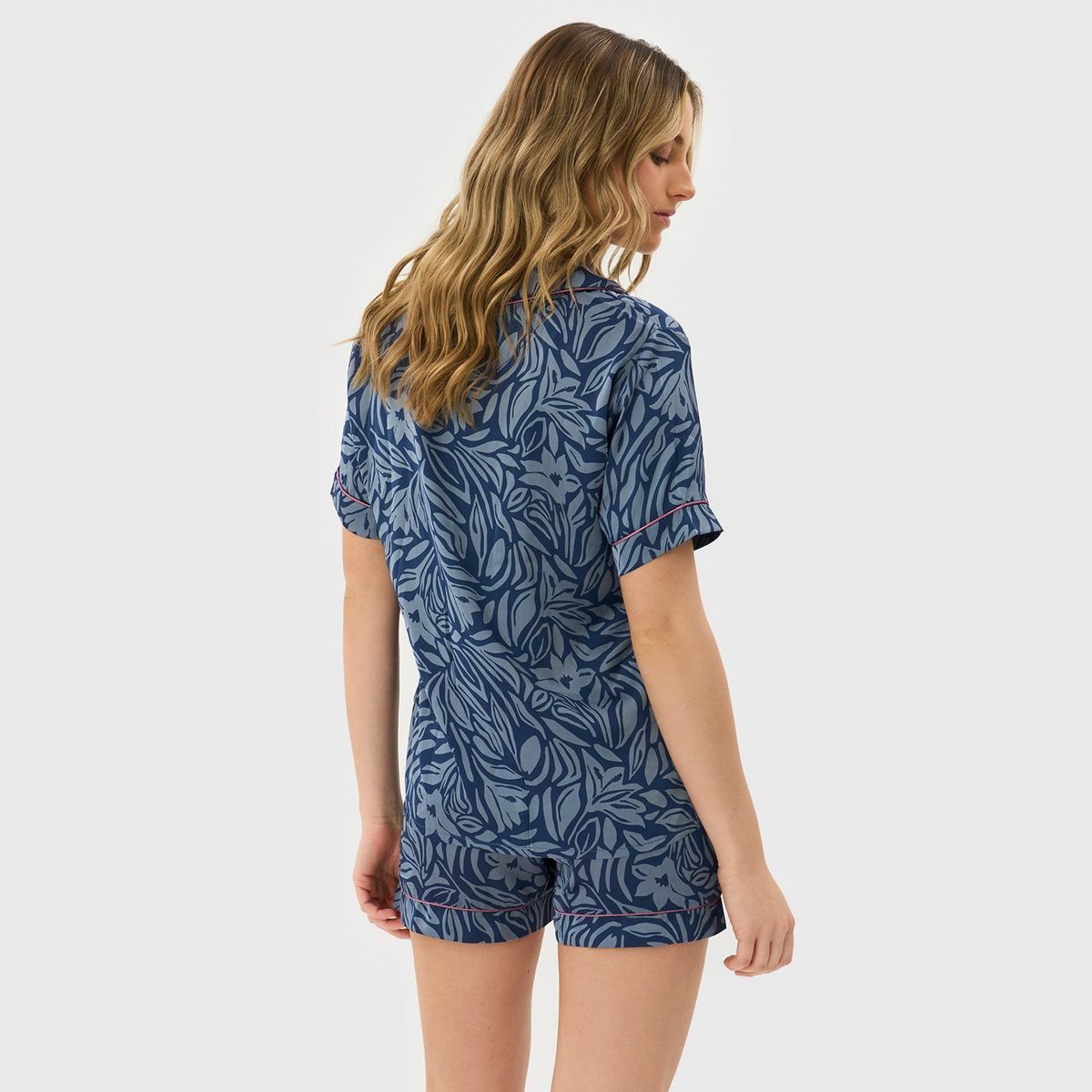 LOUNGE - Pijama Camisero Hojas Satinado