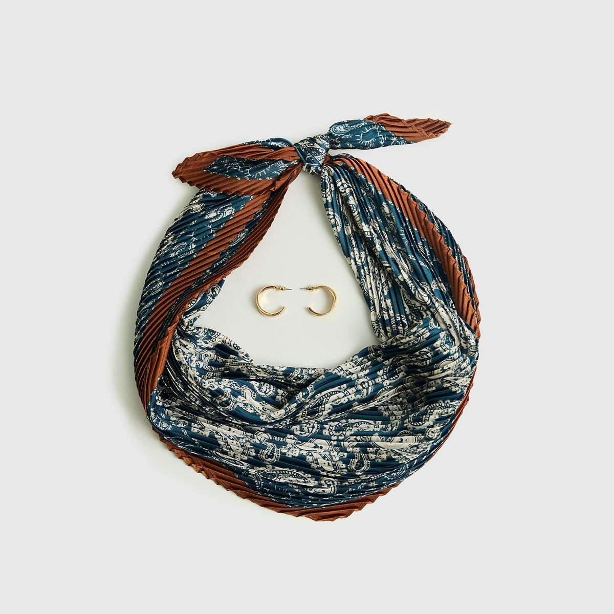 LOUNGE - Set Pañuelo Y Aros Plisados