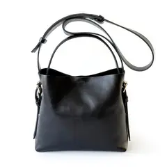 BRAVA - Cartera de cuero modelo PAULA Negro