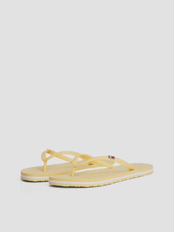 Sandalias Con Logo Esmaltado Amarillo