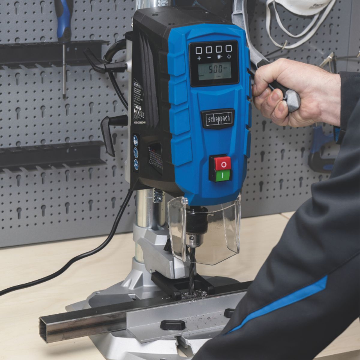 SCHEPPACH - Taladro de Columna Banco Pedestal Digital 710W con Láser 13mm - Scheppach