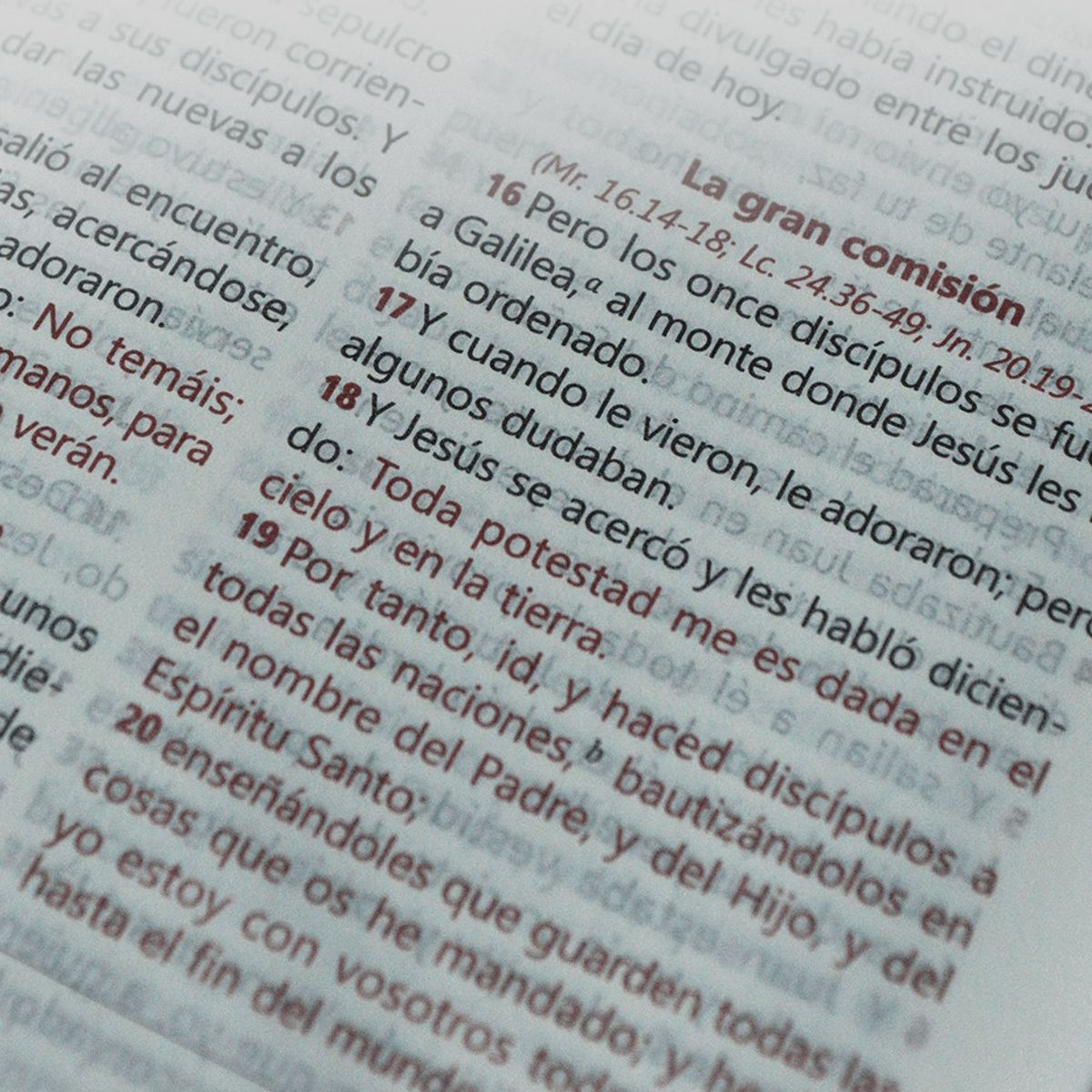 SOCIEDADES BIBLICAS UNIDAS - Biblia Reina Valera 1960 Letra 9 puntos púrpura