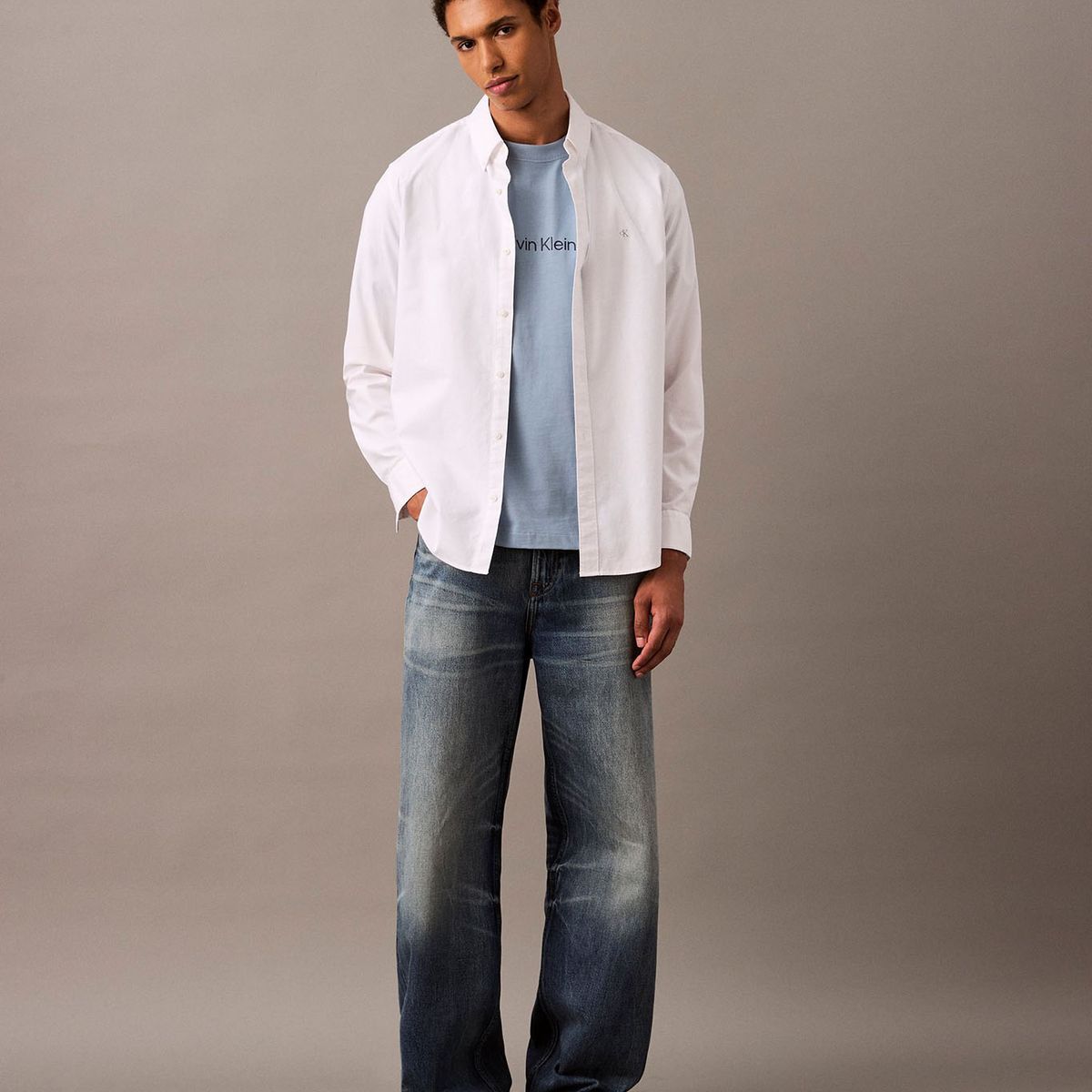 CALVIN KLEIN - Polera Relaxed con Logo Celeste Calvin Klein