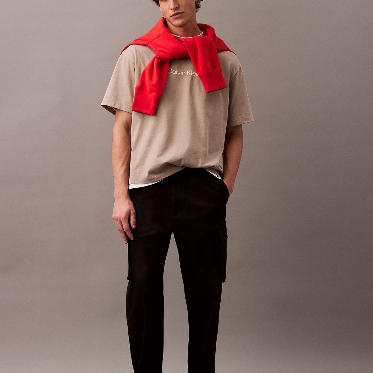 CALVIN KLEIN - Polera Relaxed con Logo Beige Calvin Klein