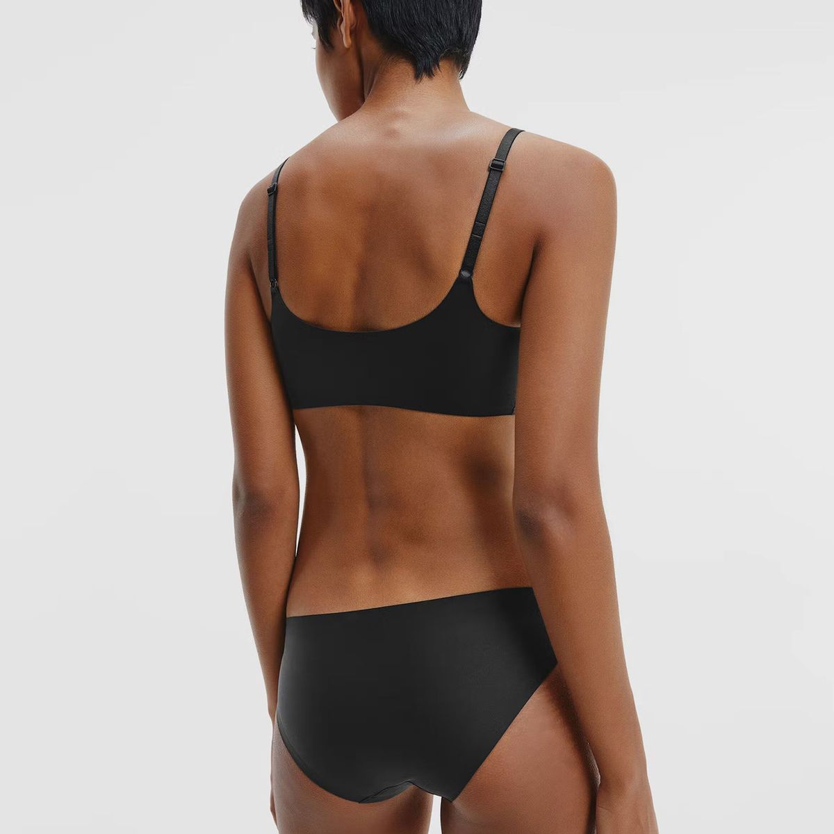 CALVIN KLEIN - Bralette Lined Invisible Comfort Negro Calvin Klein