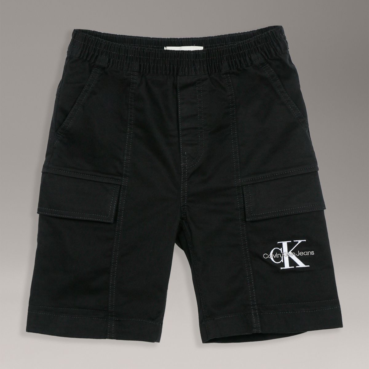 CALVIN KLEIN - Short Niño Cargo Essential Negro Calvin Klein