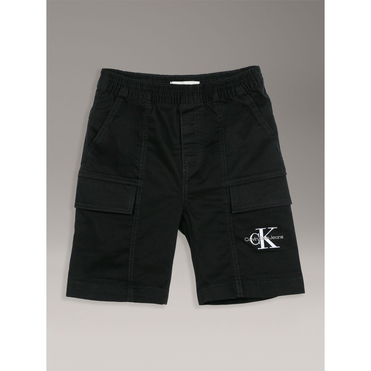 CALVIN KLEIN - Short Niño Cargo Essential Negro Calvin Klein