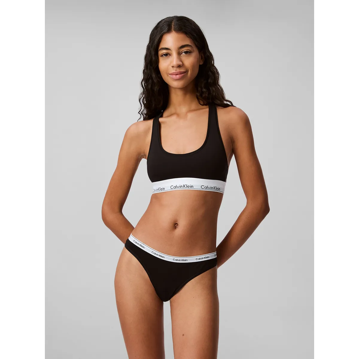 CALVIN KLEIN - Colaless Modern Logo Negro Calvin Klein