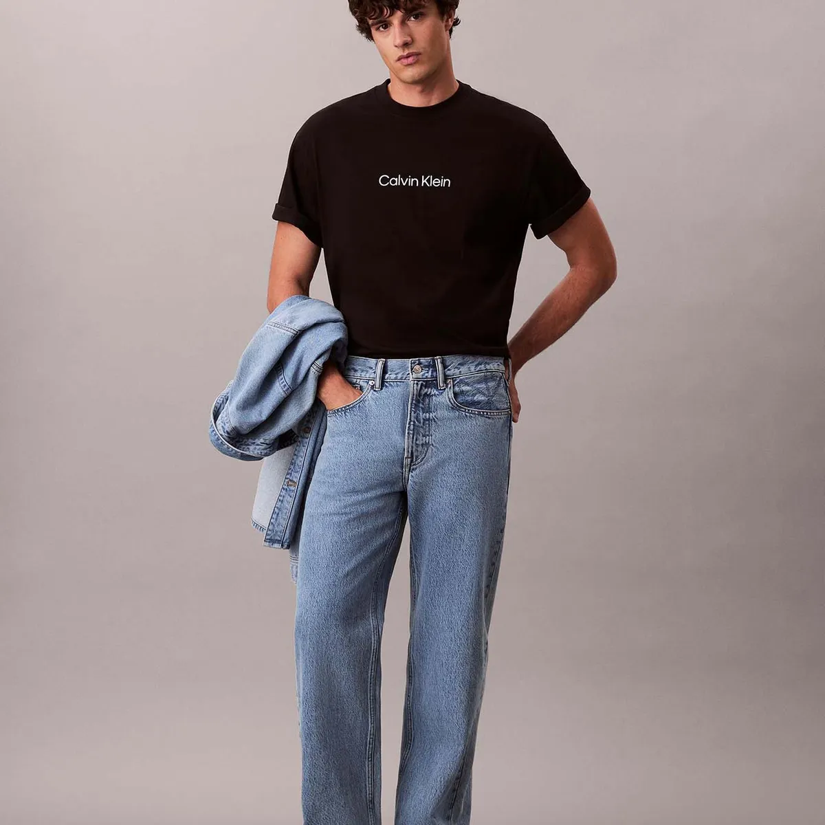 CALVIN KLEIN - Polera Relaxed con Logo Negro Calvin Klein