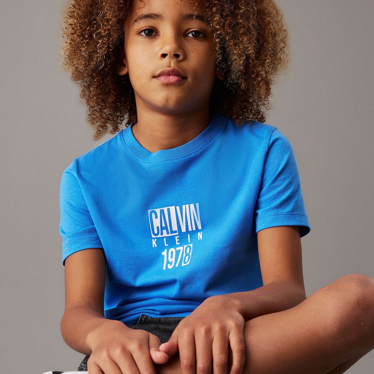 CALVIN KLEIN - Polera Niño Good Level Regular Azul Calvin Klein