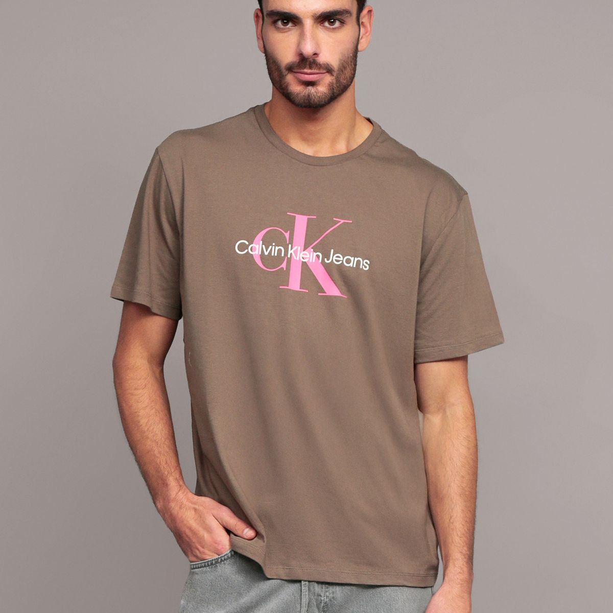 CALVIN KLEIN - Polera Monogram Cafe Calvin Klein