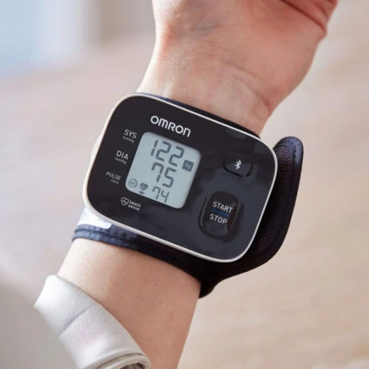 OMRON - Toma Presión De Muñeca Cbluetooth Omron Hem 6161t