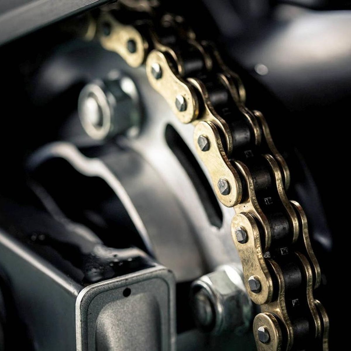 GENERICO - Cadena Reforzada De Moto Riffel C Oring 520x120 Dorada