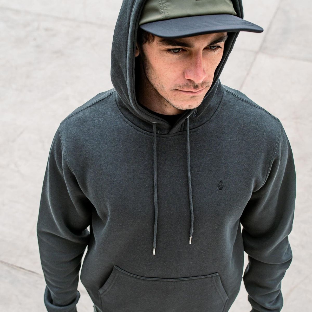 VOLCOM - Poleron Canguro Dobleflip Gris Hombre Volcom