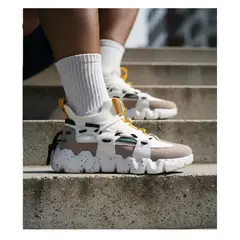 APOSTOL - Zapatillas caña alta diferente color hombre