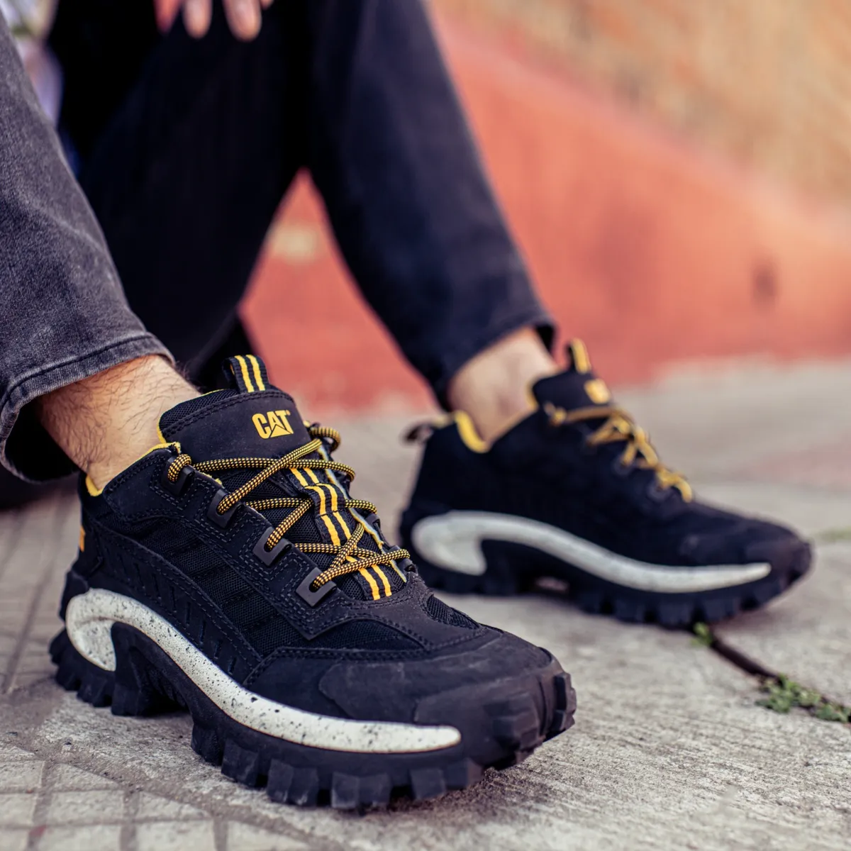 CAT - Intruder Zapatilla Urbana Hombre Cuero Negro Cat