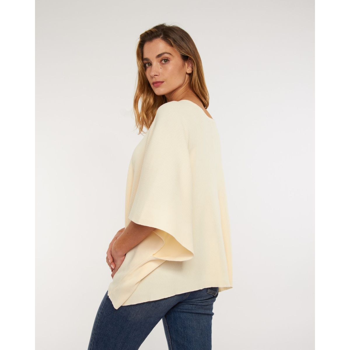 GUINDA - Sweater cuello en V hilo acanalado manga murciela Noela Guinda