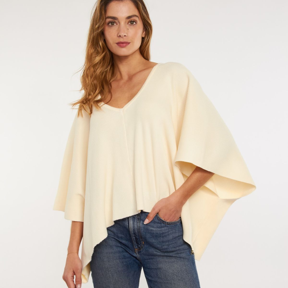 GUINDA - Sweater cuello en V hilo acanalado manga murciela Noela Guinda