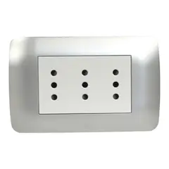 LEXO - Enchufe Hembra Triple 2p+t 10a Plata Armado - Color Plateado