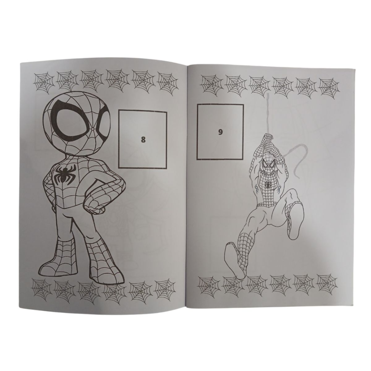 GENERICO - Libro para pintar Spiderman con stickers