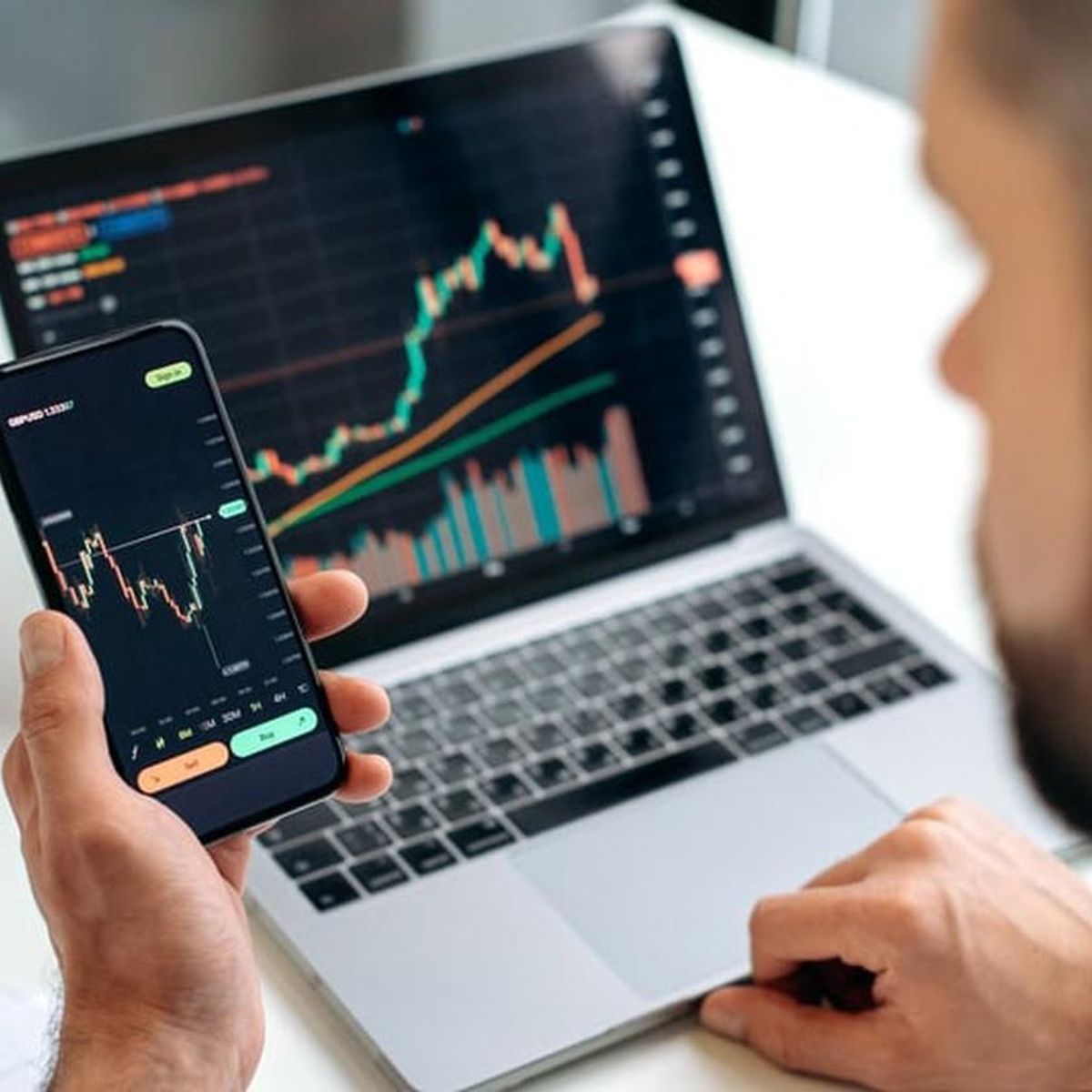 Deusto - Gana dinero vive mejor Descubre las claves