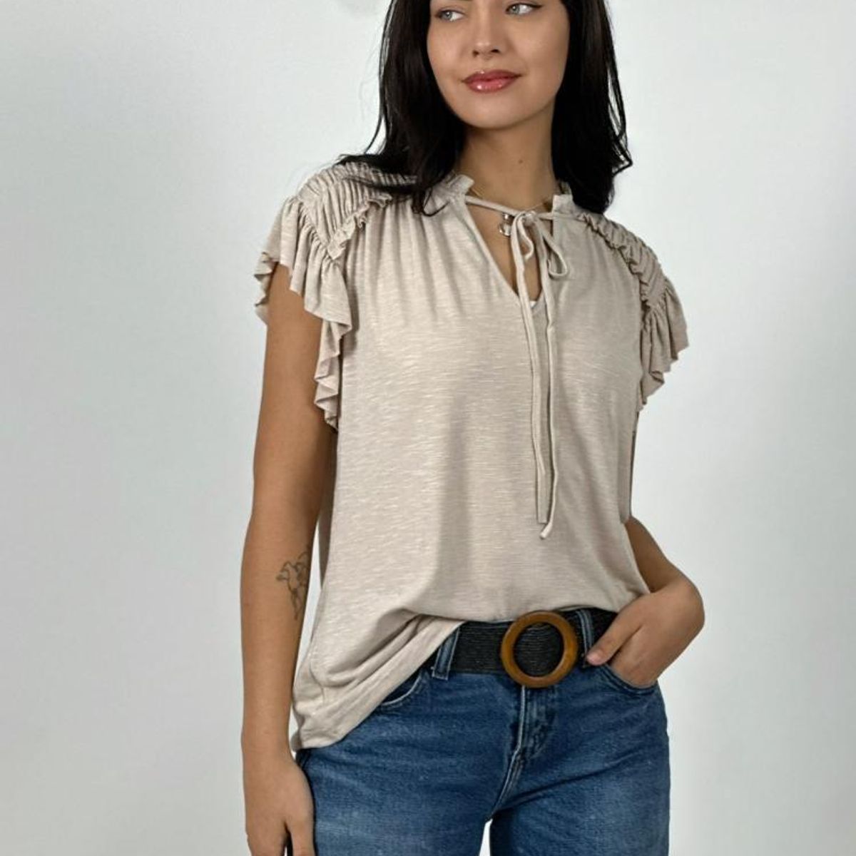 ENIGMATICA BOUTIQUE - Polera Algodón Cuello V con Faroleos