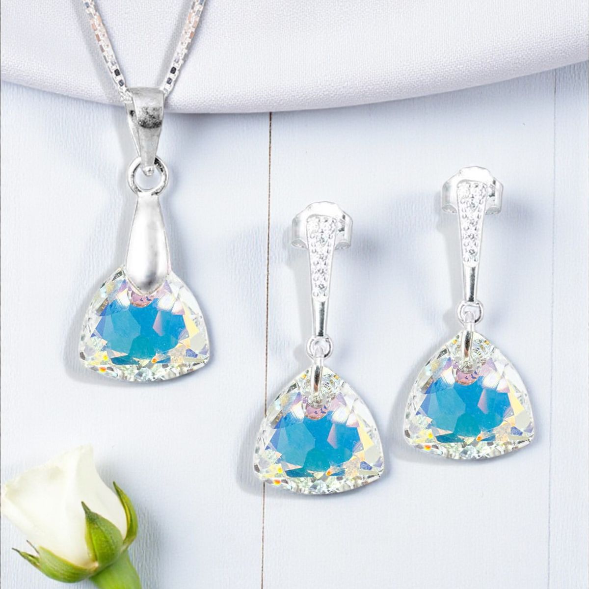 JOYAS MONTERO - Conjunto Camila Plata 925 creado cristales de Swarovski® Aurora Boreal