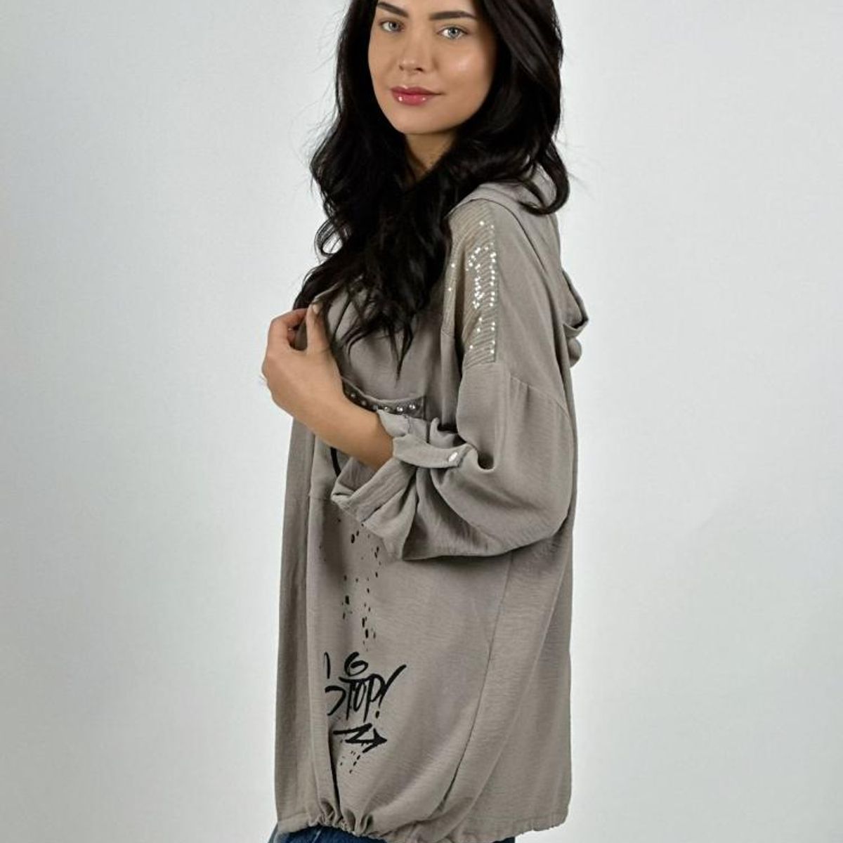 ENIGMATICA BOUTIQUE - Blusa Crepé  Estampado Letras con Gorro