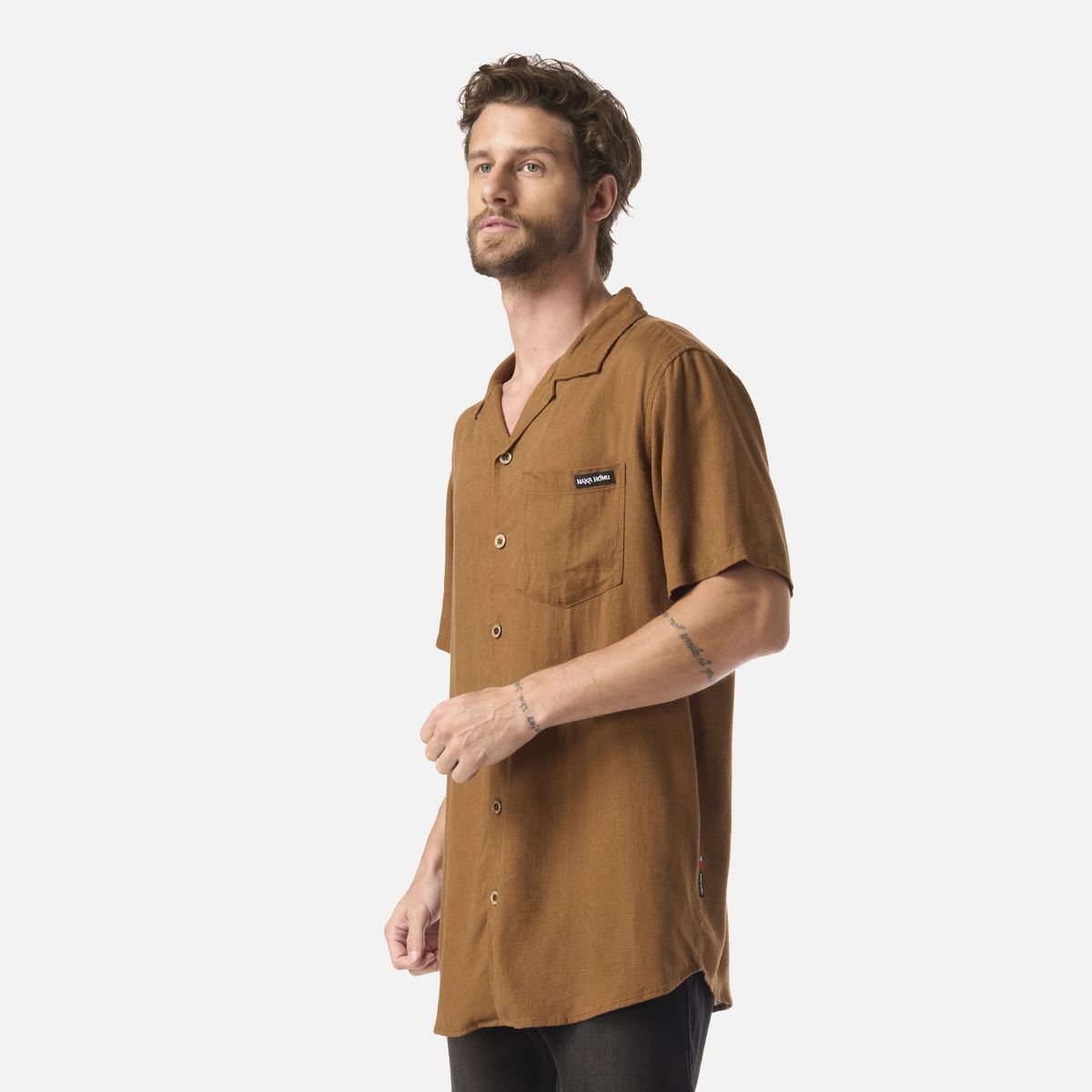 HAKA HONU - Camisa Hombre Linaje Mostaza Haka Honu