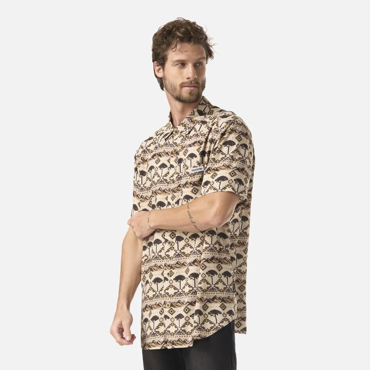 HAKA HONU - Camisa Hombre Good Karma Print Crema Haka Honu