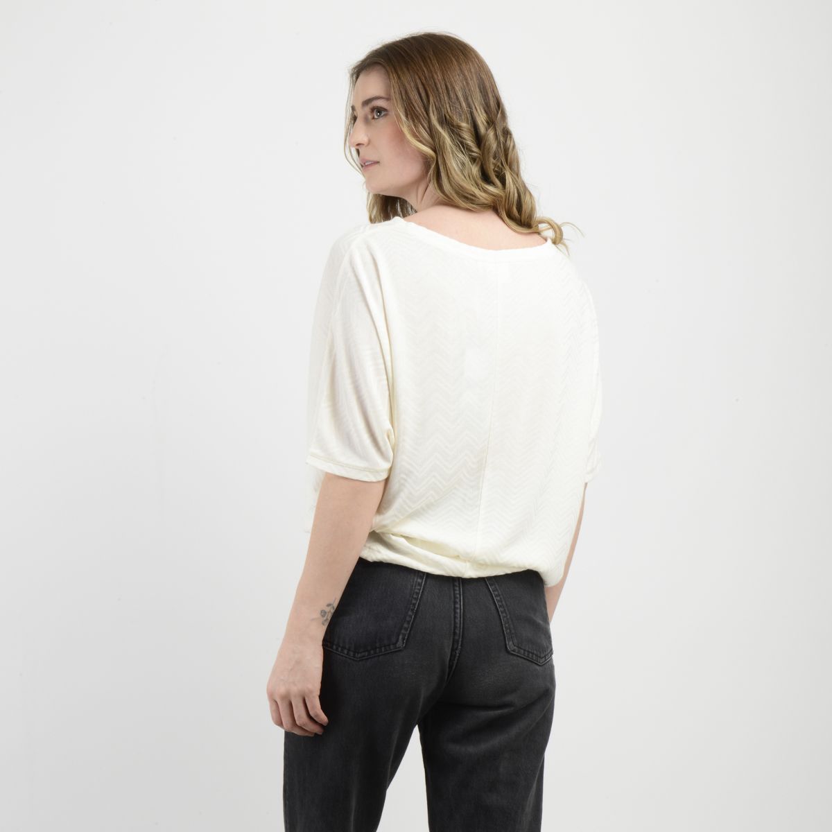 O'NEILL - POLERA MANGA CORTA LINDY BEIGE CLARO