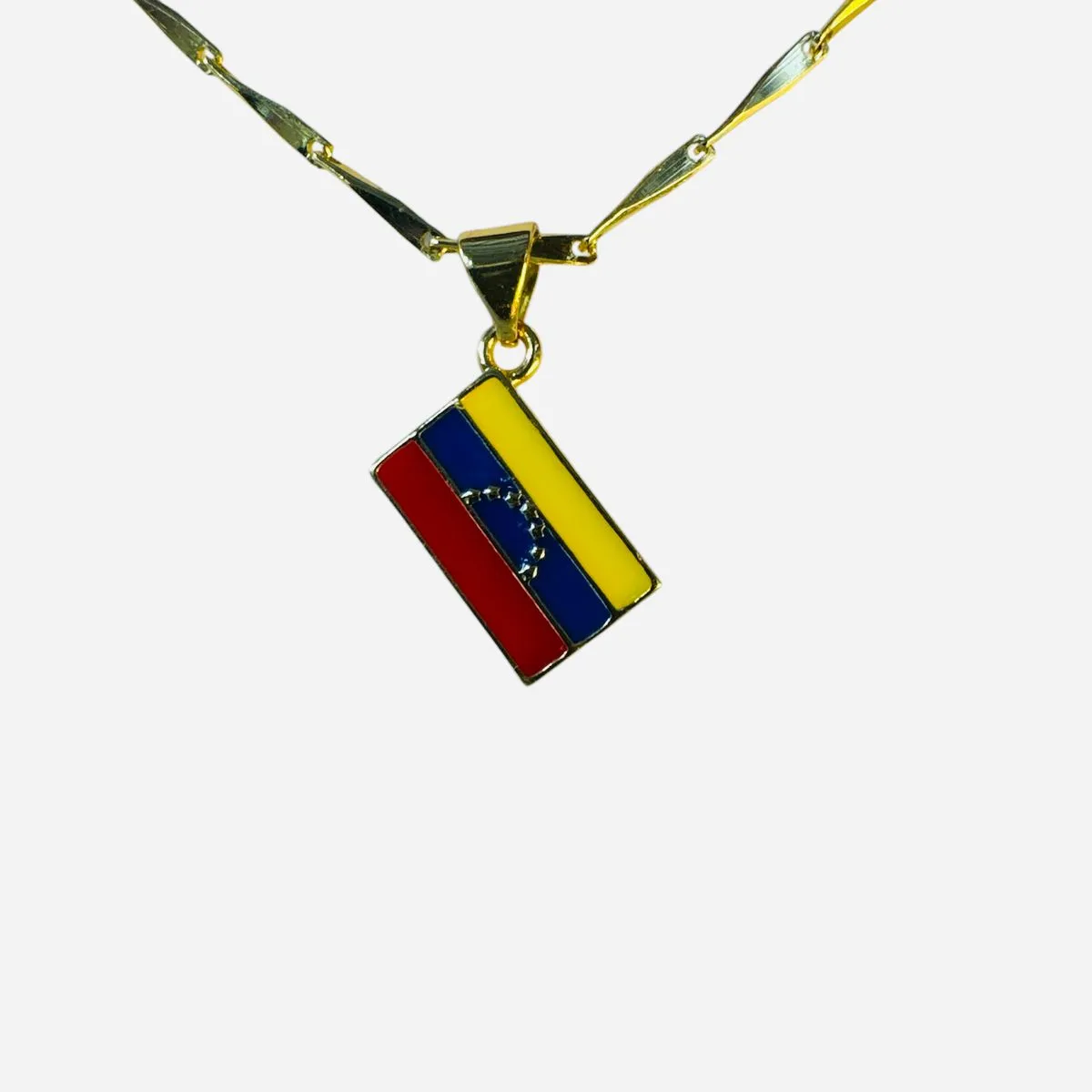 GENERICO - collar bandera de venezuela con baño de oro 18k
