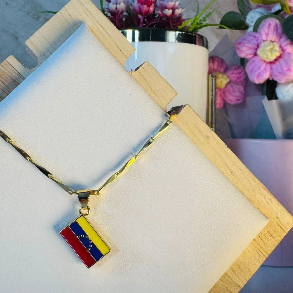 GENERICO - collar bandera de venezuela con baño de oro 18k