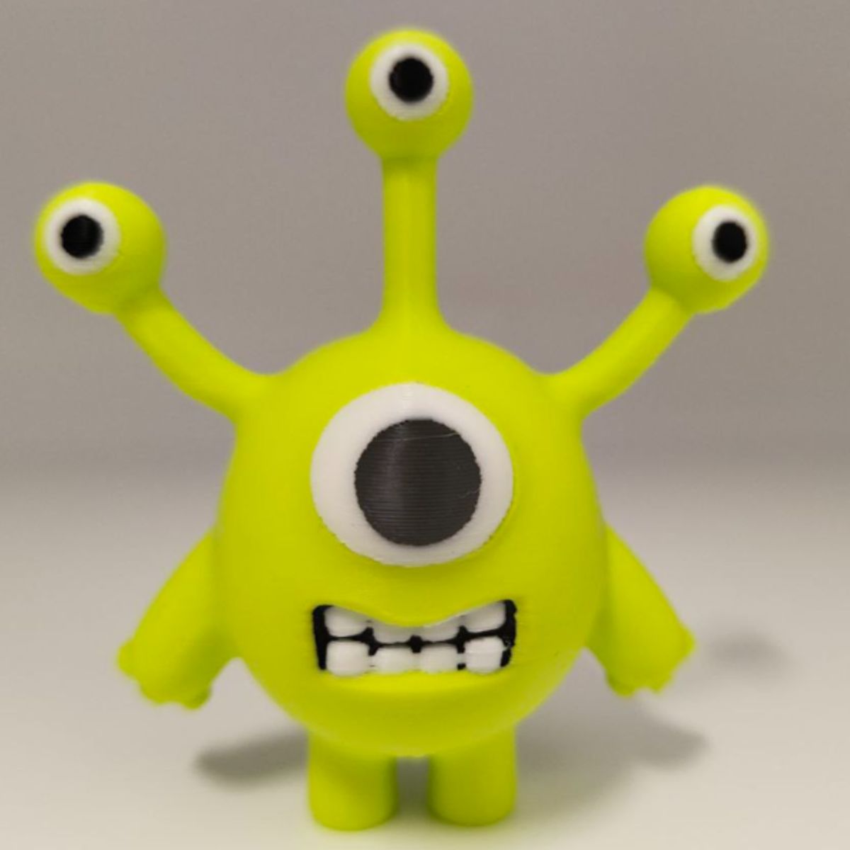 GENERICO - Figura decorativa Monstruo adorable de cuatro ojos