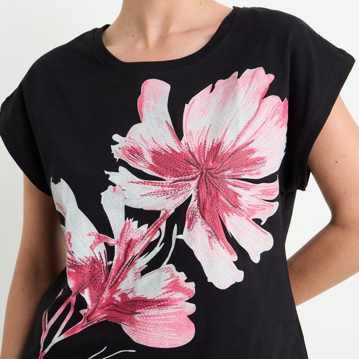 ASH - Polera Fantasia Mujer Negro Ash