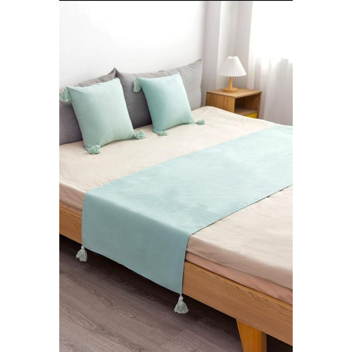 GENERICO - Piecera de Cama Decorativa de Lino con pompom + 2 Fundas de Cojin Estilo Moderno y Elegante