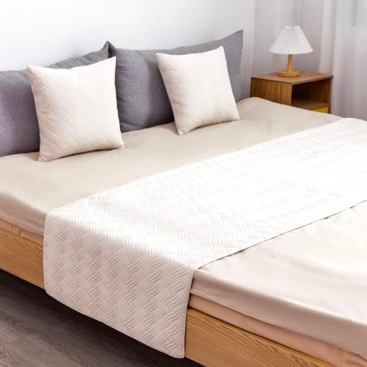 GENERICO - Piecera de Cama Decorativa Plush + 2 Fundas de Cojín  Estilo Moderno y Elegante