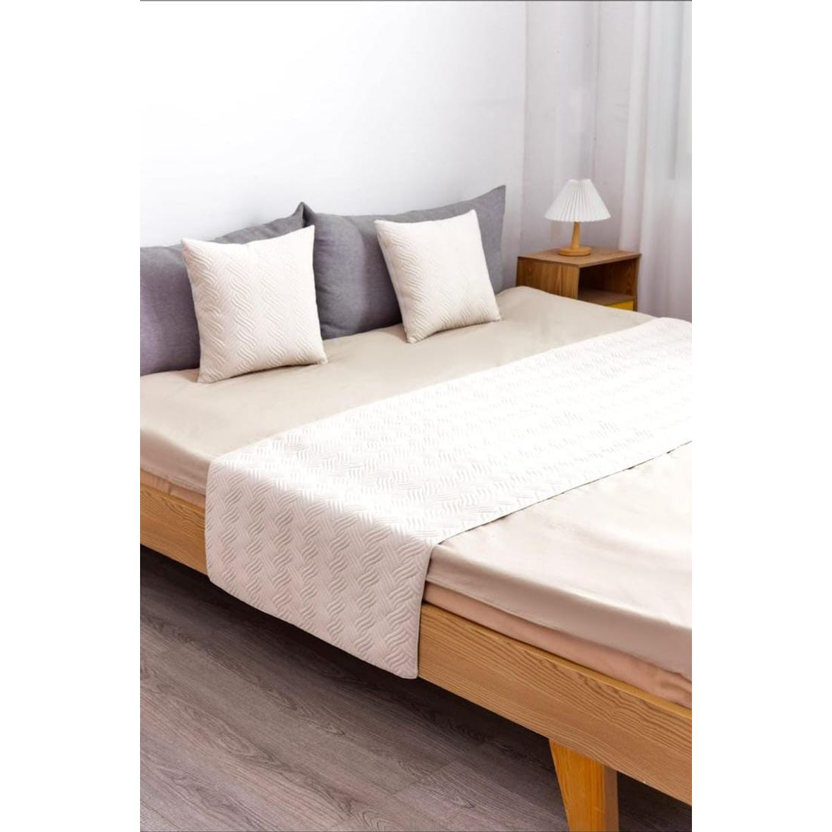 GENERICO - Piecera de Cama Decorativa Plush + 2 Fundas de Cojín  Estilo Moderno y Elegante