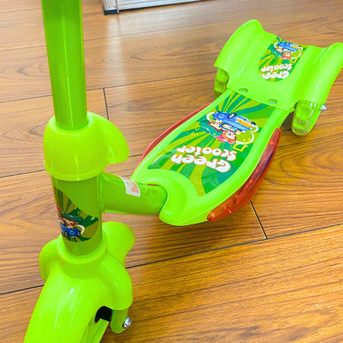 GENERICO - Monopatín Scooter De 3 Ruedas Con Luces Y Sonidos Verde