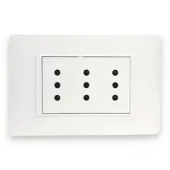 BTICINO - Enchufe embutido triple 10A blanco armado Luzica