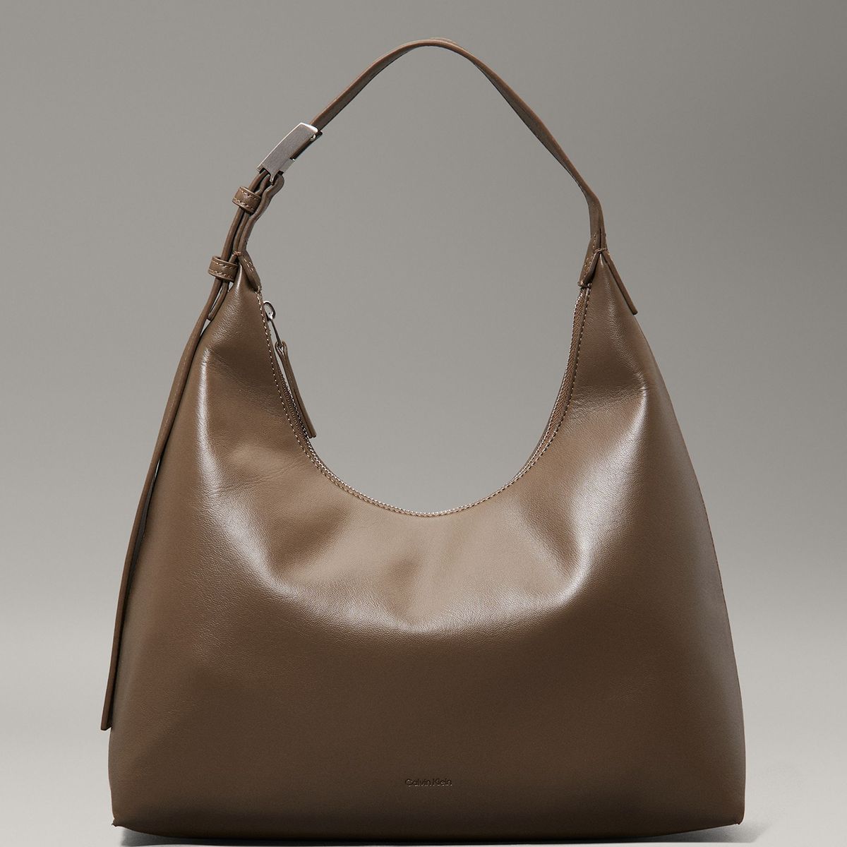 CALVIN KLEIN - Cartera Hobo Hardware Strap Cafe Calvin Klein