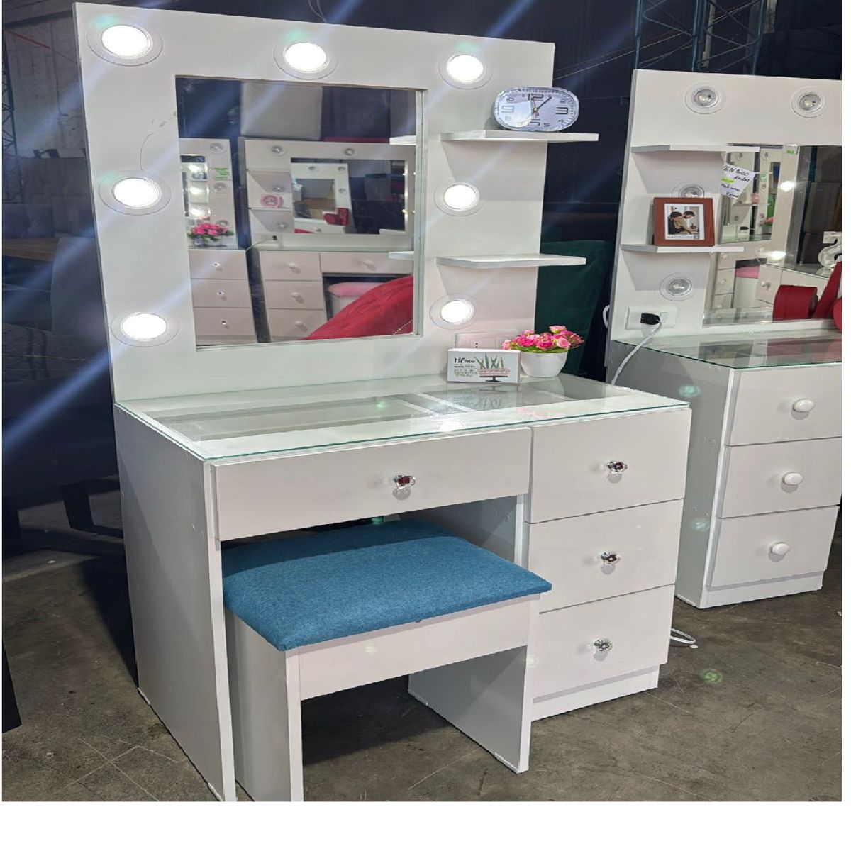 GENERICO - TOCADOR CON LUCES ESTILO HOLLYWOOD