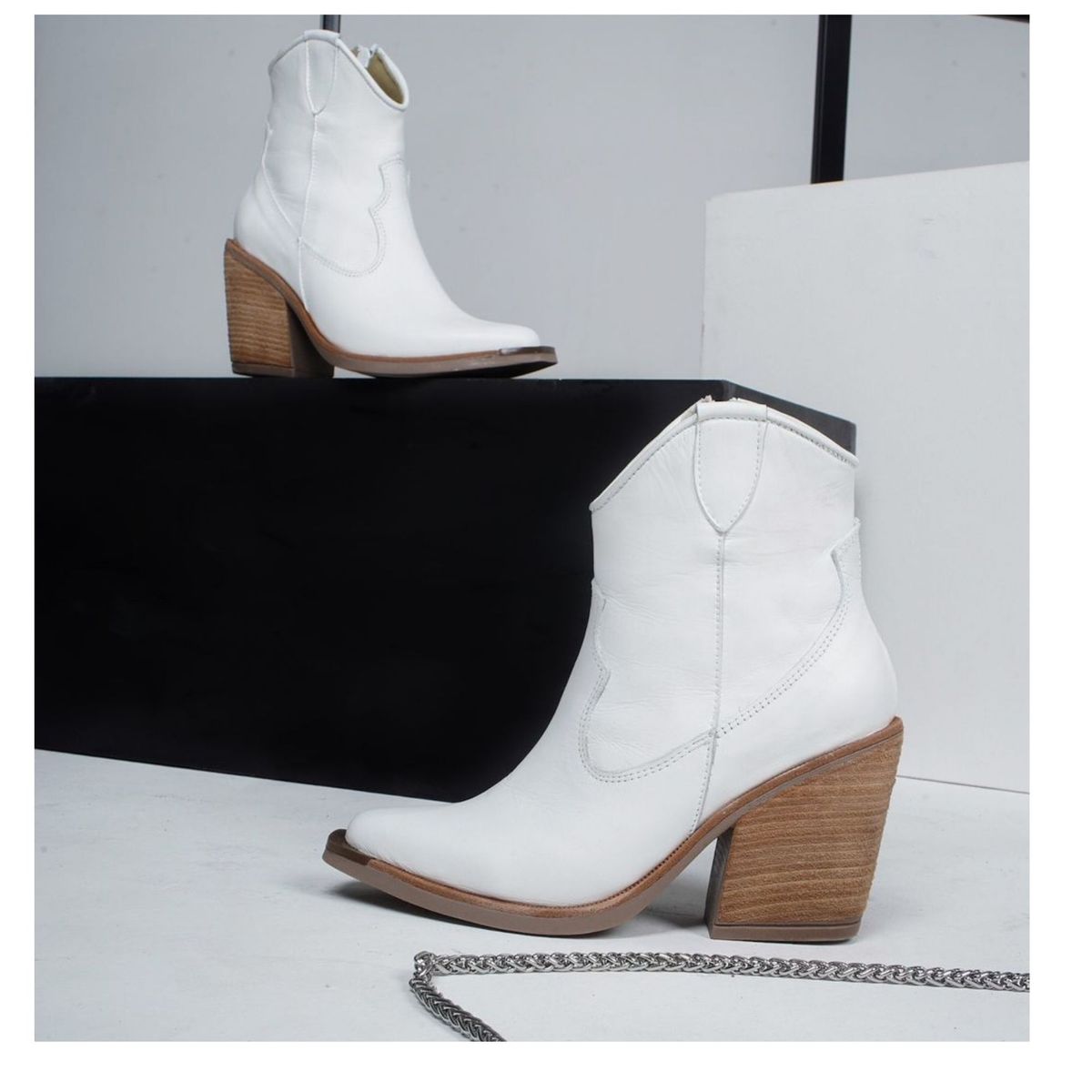 ANNY OUTFITS - Bota Megan Blanca Botin