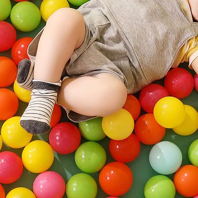 Imagen 2 del producto Pack 50 Pelotas Plásticas Multiuso Colores Surtidos 5.5cm